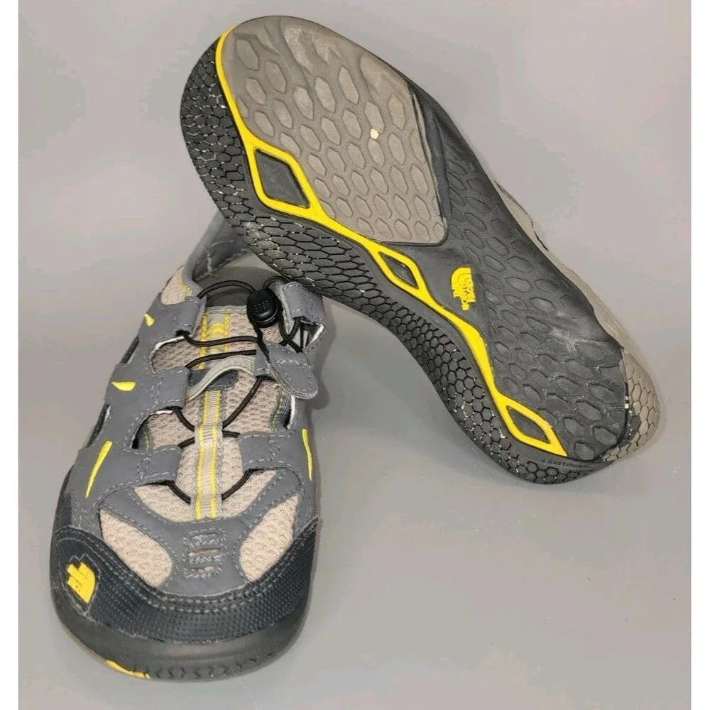 The North Face Hedgefrog Sandals Boys Youth 4 Grey Easy Pull Laces Water Shoes